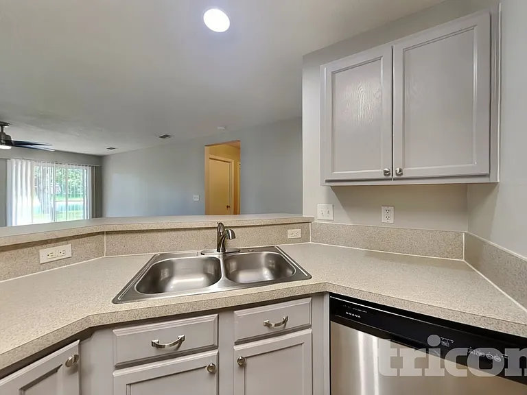 137 Brays Island Ln — Photo 6