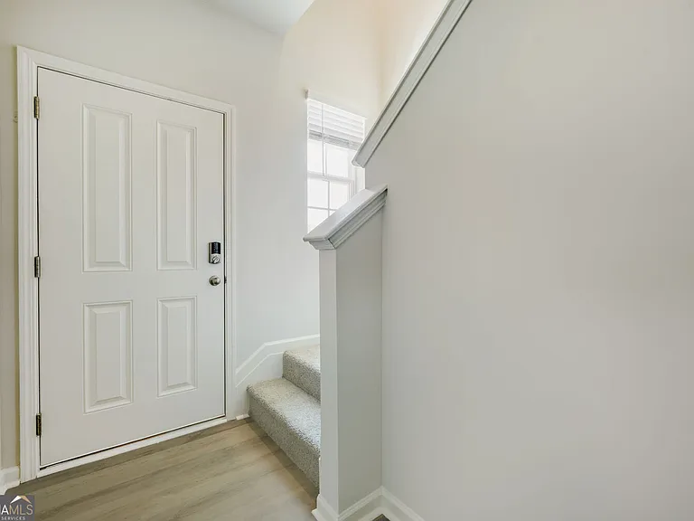 5980 Skylar Dr — Photo 2