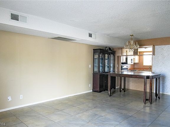 4th image of 5829 Vegas Dr #0