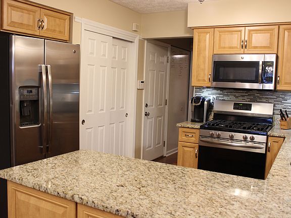 5th image of 1124 Autumn Creek Cir