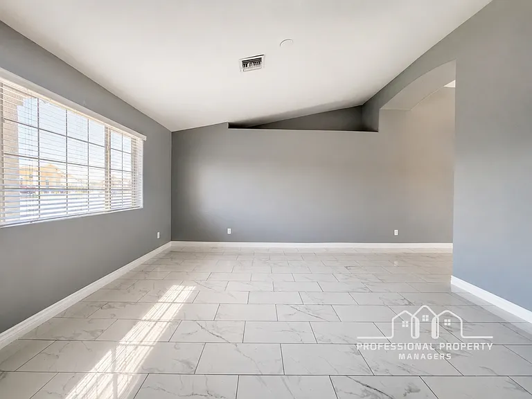 3557 W 27th Pl — Photo 6