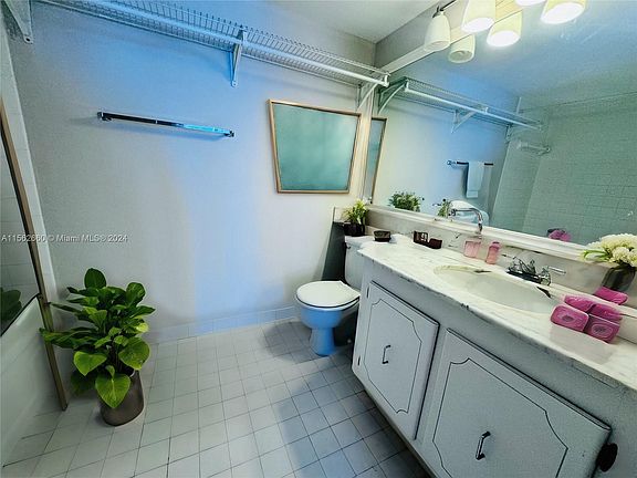 3rd image of 600 NE 36th St Ph 15
