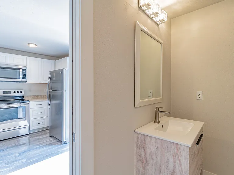Englewood Dr SE — Photo 4
