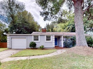 1136 E Woodlawn Rd, Charlotte, NC 28209