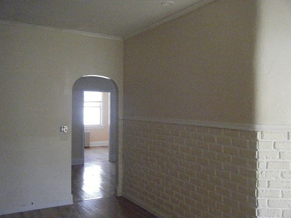 4th image of 164 Brighton Ave #2