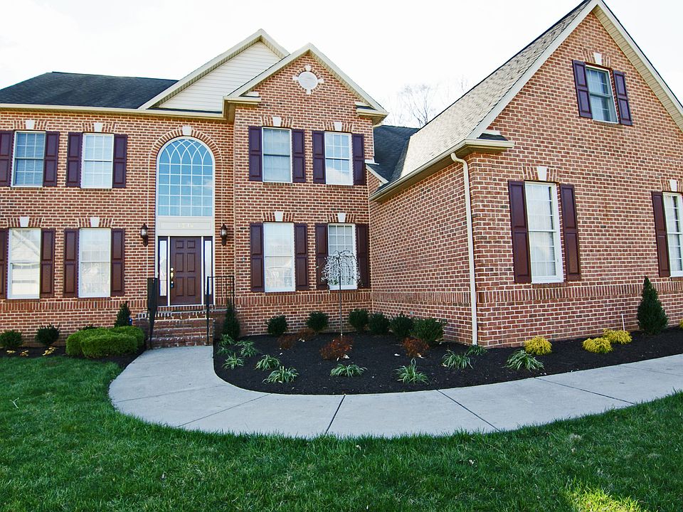 1st image of 1214 W Blue Bird Ct