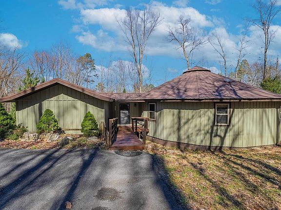 3rd image of 304 Dogwood Ln