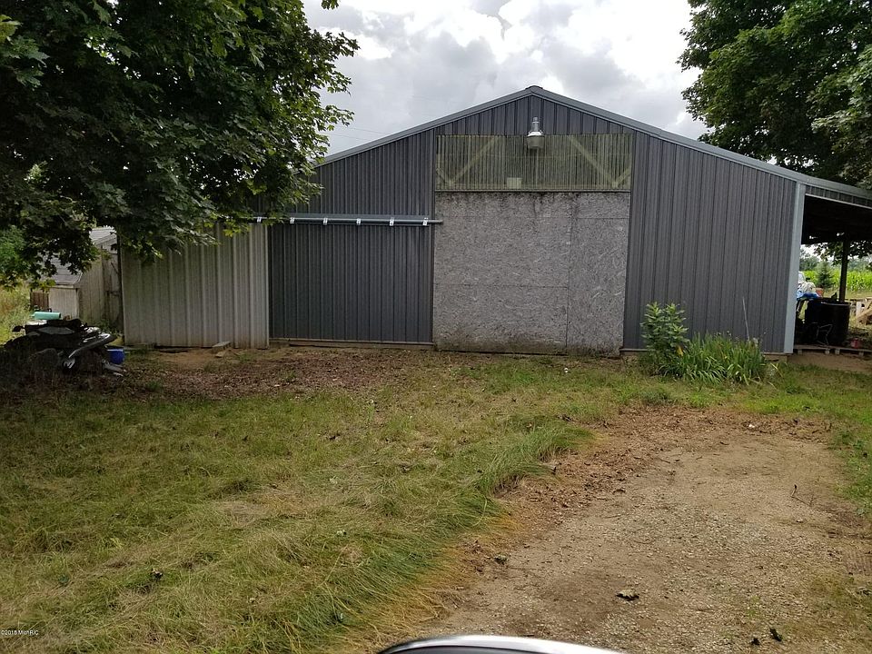 2nd image of 2534 23rd St