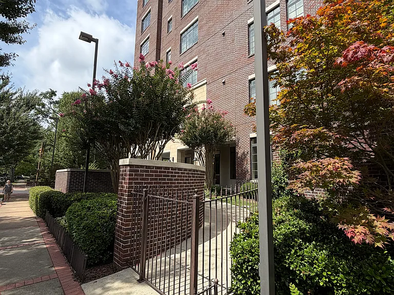 2600 Highland Ave S #204 — Photo 14