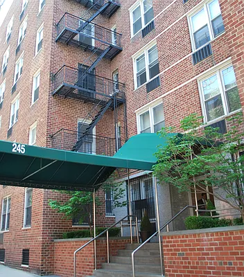 Sold by Engel and Völkers Brownstone Brooklyn | media 17