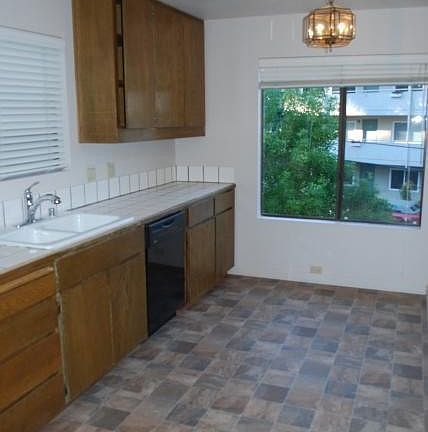 3rd image of 672 Serrano Dr APT 10