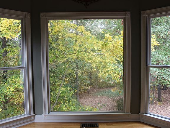 Breakfast Nook in Fall