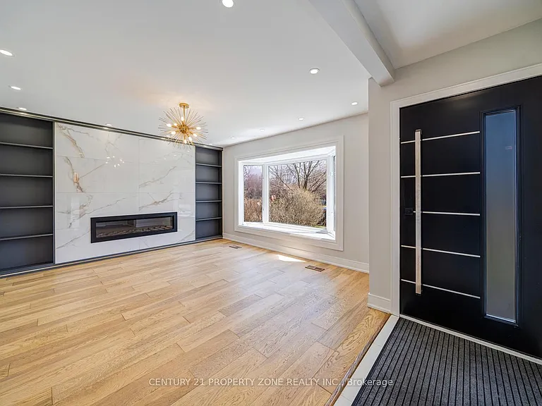 203 Toynbee Trl — Photo 10