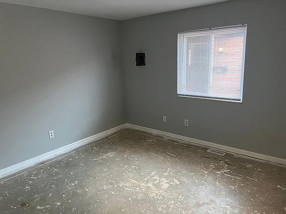3rd image of 2311 Bracken Pl
