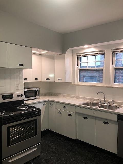 1st image of 3221 Glengyle Ave #1