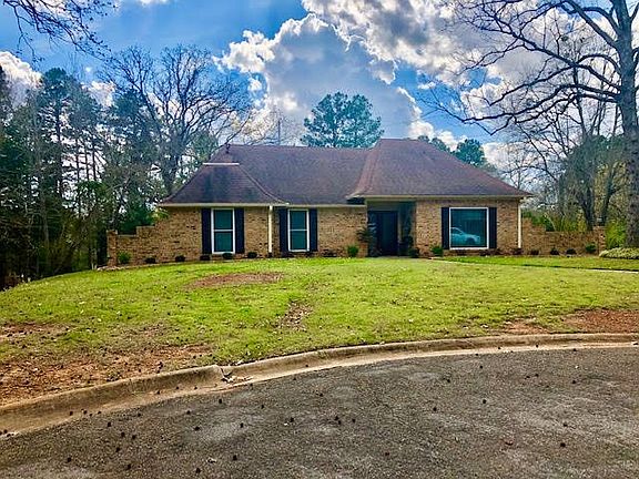 2nd image of 2704 Crestwood Ln