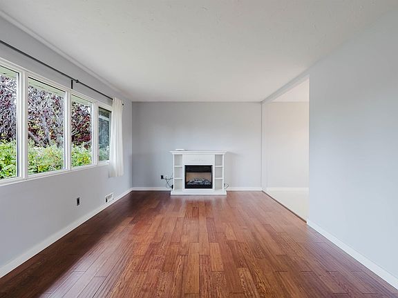 3rd image of 10138 62nd St NW