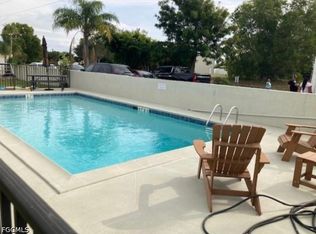 919 SE 8th Ter APT 5, Cape Coral, FL 33990
