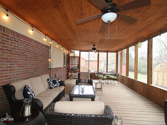 3rd image of 7099 Hillcrest Dr