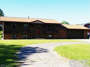 4038 Heights Ravenna Rd, Fruitport, MI 49415