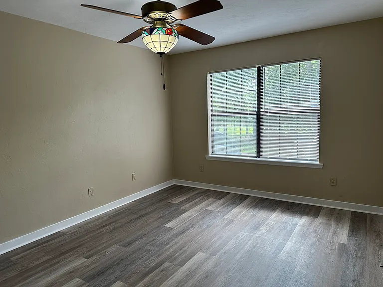 2400 Talco Hills Dr — Photo 14