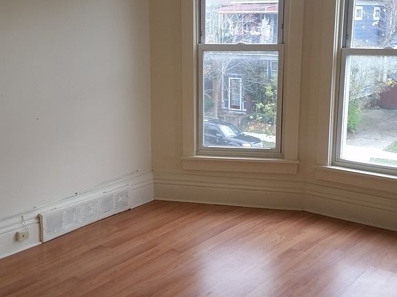 4th image of 322 Bird Ave #2