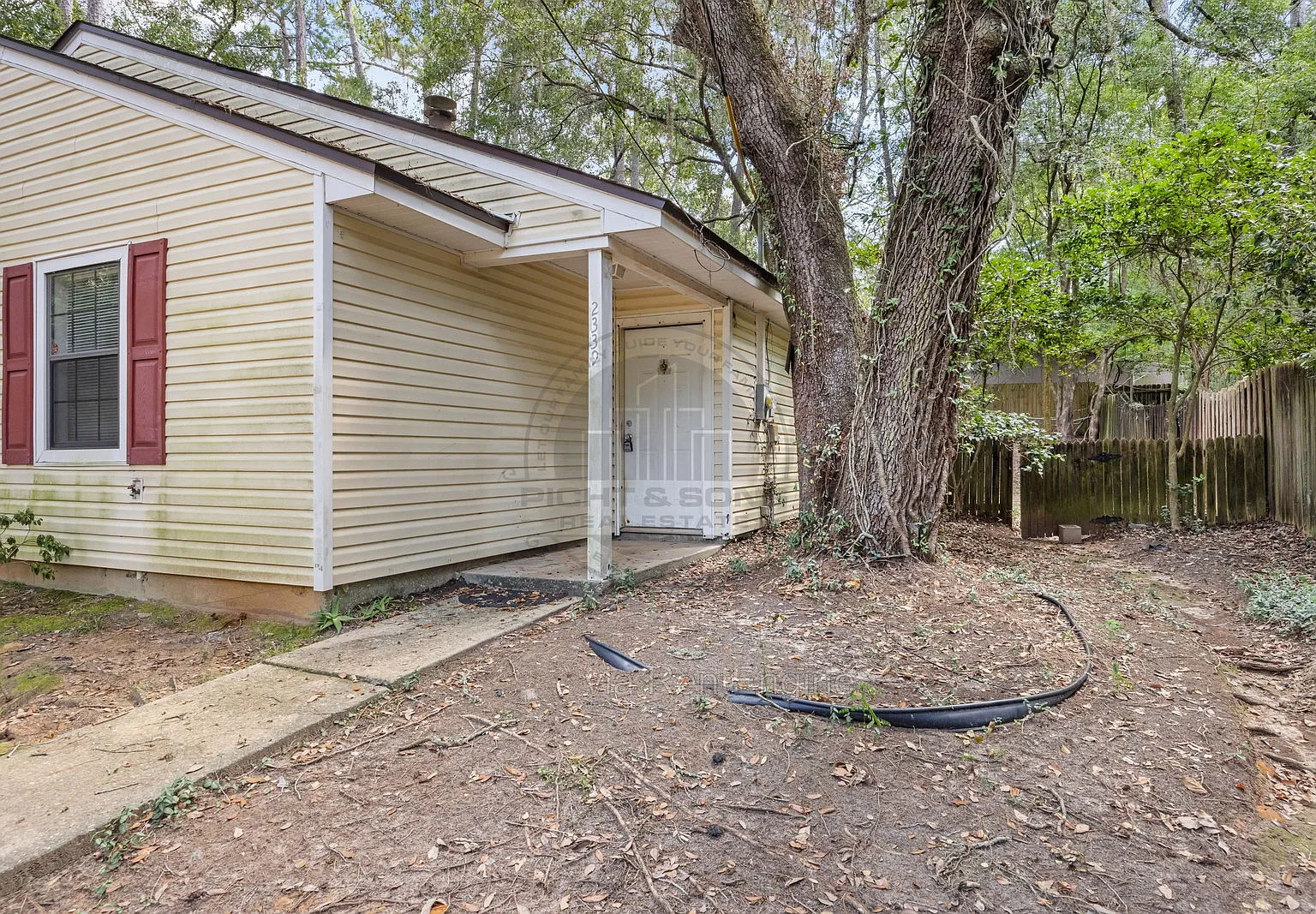 2 bed, 2.0 bath, 933 sqft, $1,050 — Photo 3