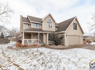 6600 SW Hamptonshire Ln, Topeka, KS 66614