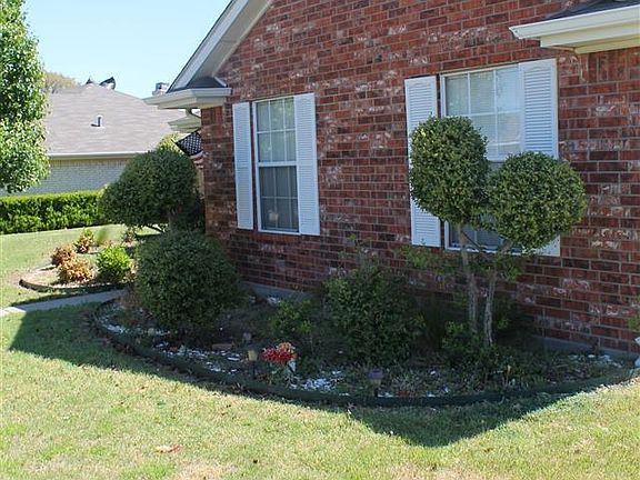 2nd image of 134 Garrett St