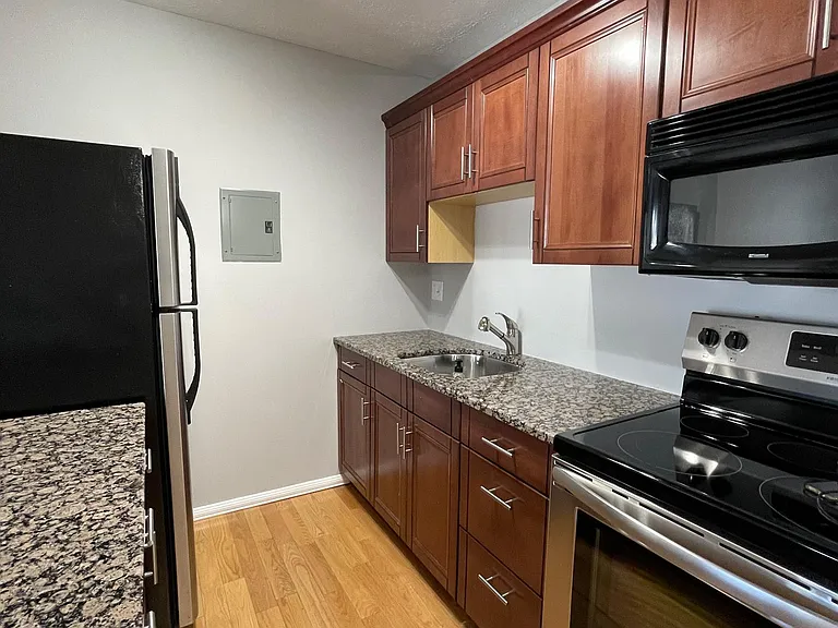 1611 Cedarwood Dr #A — Photo 6