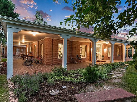 Georgian Plantation Style