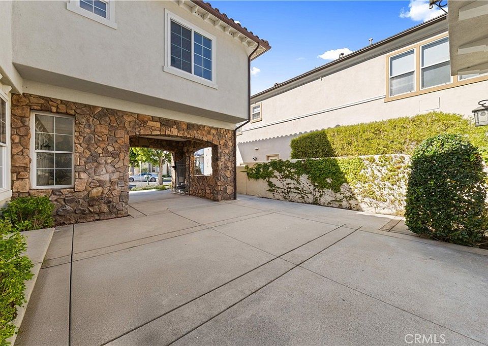 8 Rivage, Newport Coast, CA 92657 | MLS #OC26092496 | Zillow