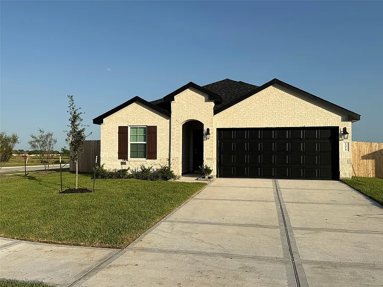 1414 Splashing Wave Dr — Photo 1