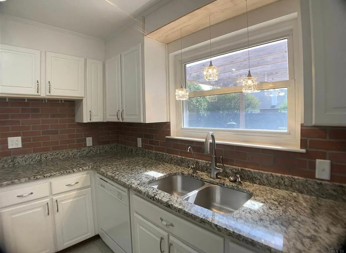 5072 Shoshone Dr — Photo 4