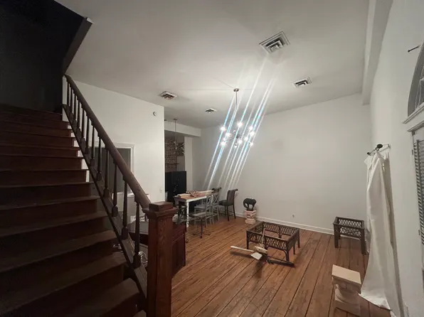 100 W Summit Hill Dr #205, Knoxville, TN 37902