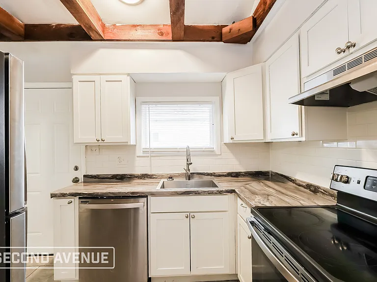 6006 Stanhill Ct — Photo 11