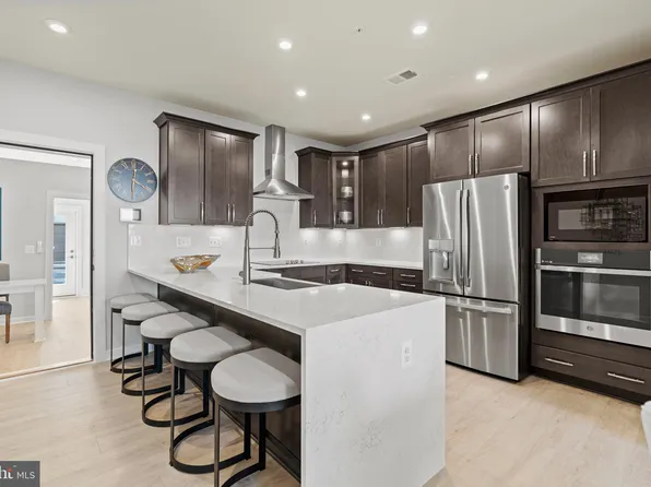 44514 Wolfhound Sq, Ashburn, VA 20147