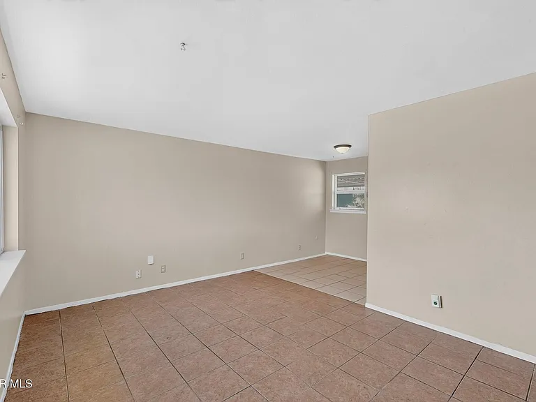 9545 Verbena Dr — Photo 10