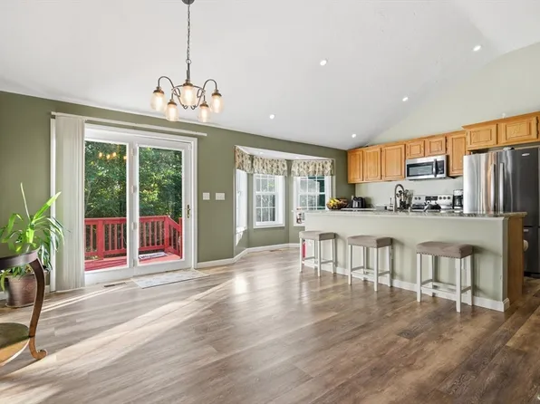 37 Moreland Green Dr, Worcester, MA 01609