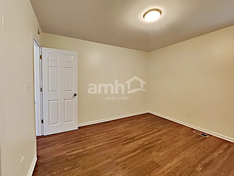 80 Lloyd Dr — Photo 14