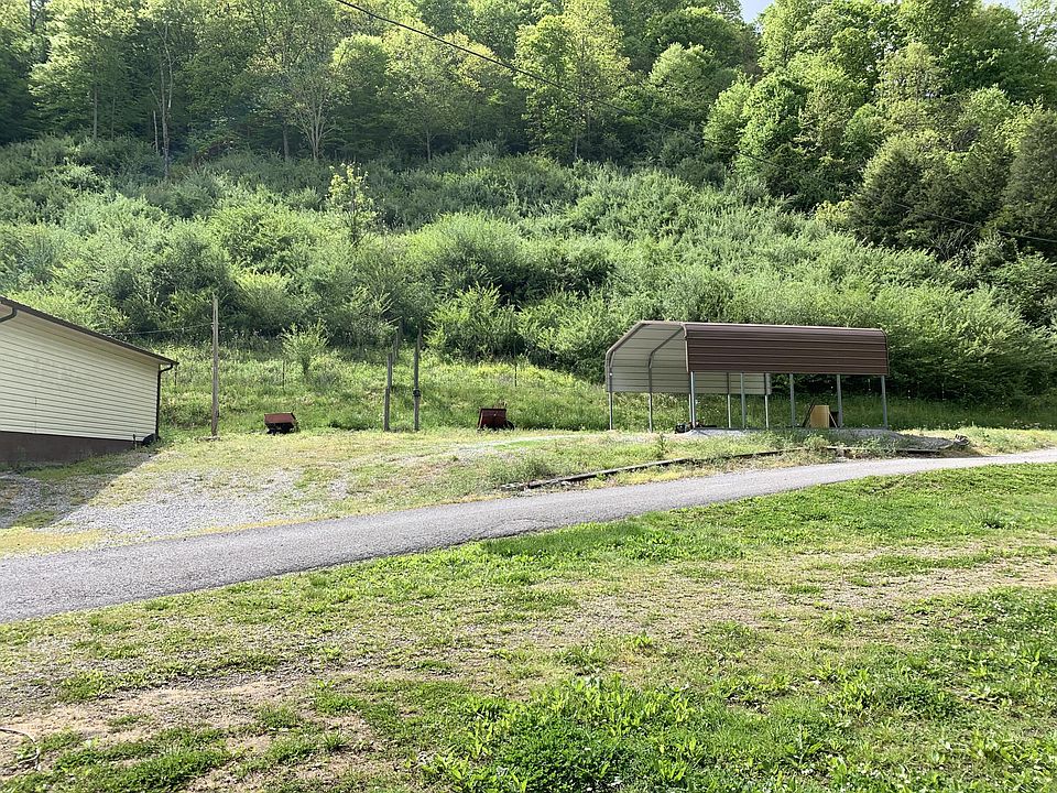 2nd image of 43 Walnut Dr
