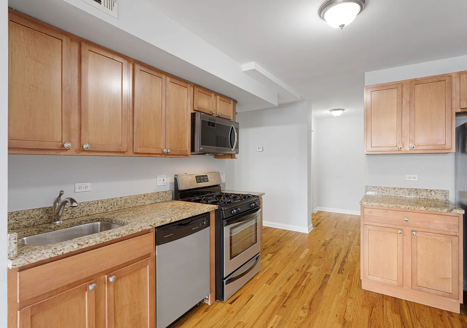 The Marshfield at Howard Street — Photo 3