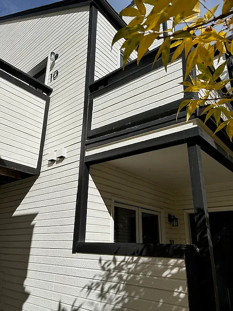 Second Floor Entry and Patio