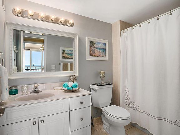 3rd image of 180 Seaview Ct APT 713