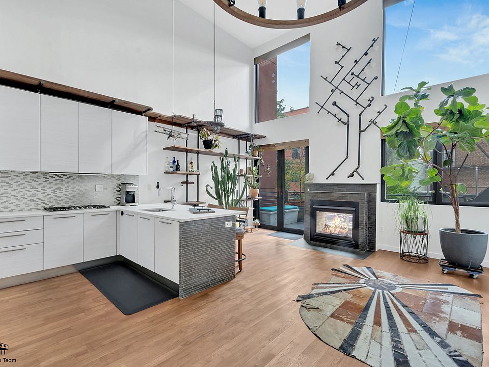 1st image of 254 N 6th St APT 2