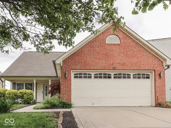 820 Scotch Pine Dr, Greenwood, IN 46143