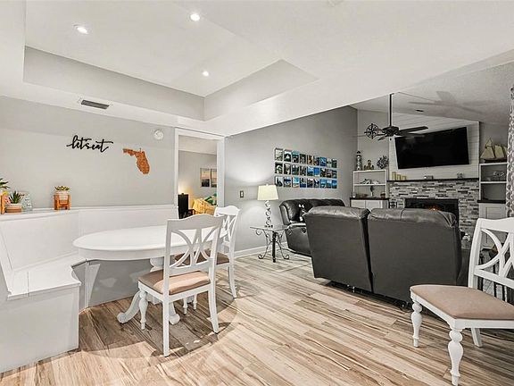 3rd image of 9303 ROLLING RIDGE PLACE