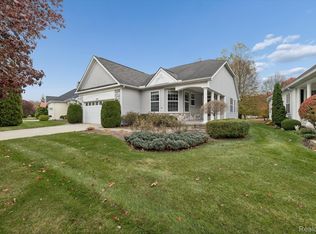 4035 Hillsdale Dr, Auburn Hills, MI 48326