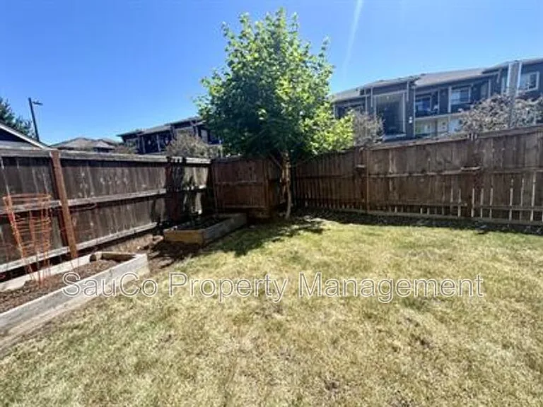 456 SW 203rd Ter — Photo 21