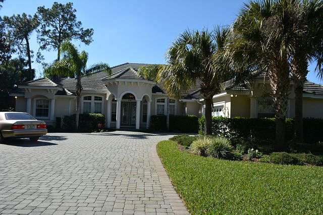 1st image of 34 Old Oak Dr S